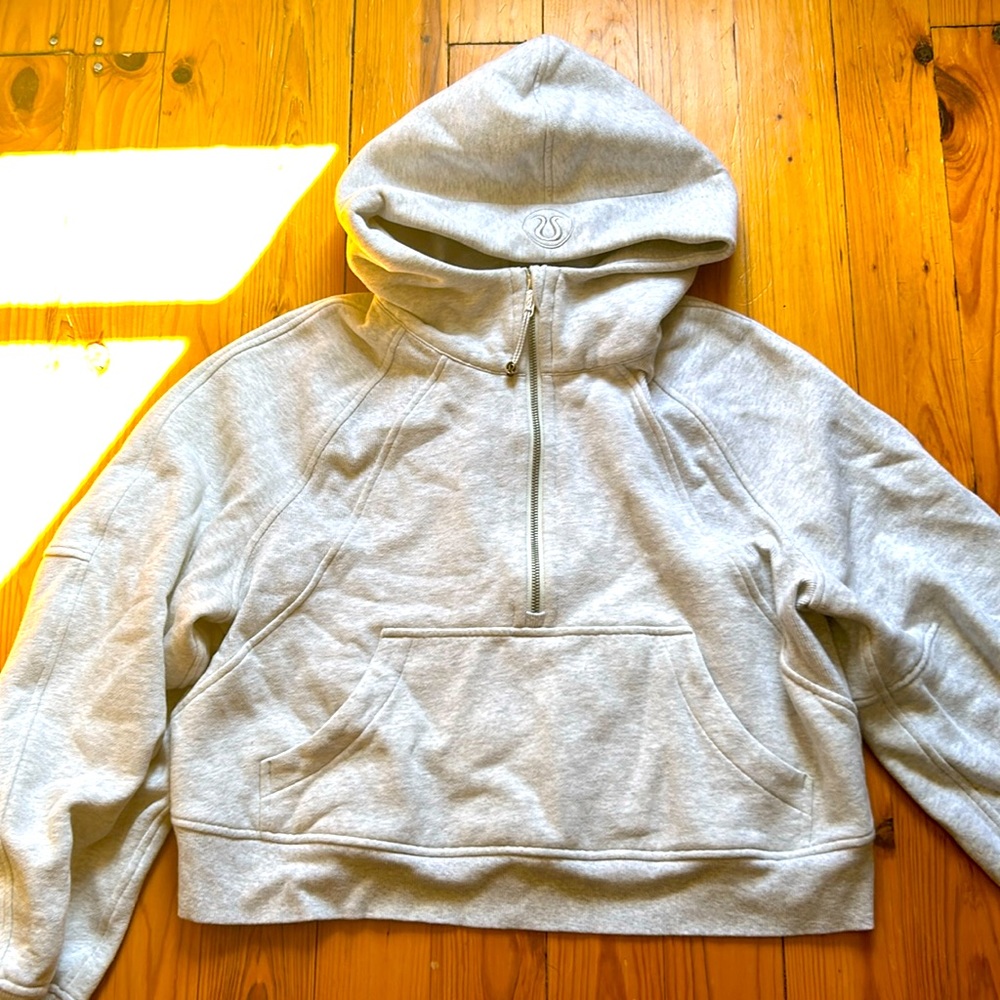 Size M/L cropped halfzip sweatshirt